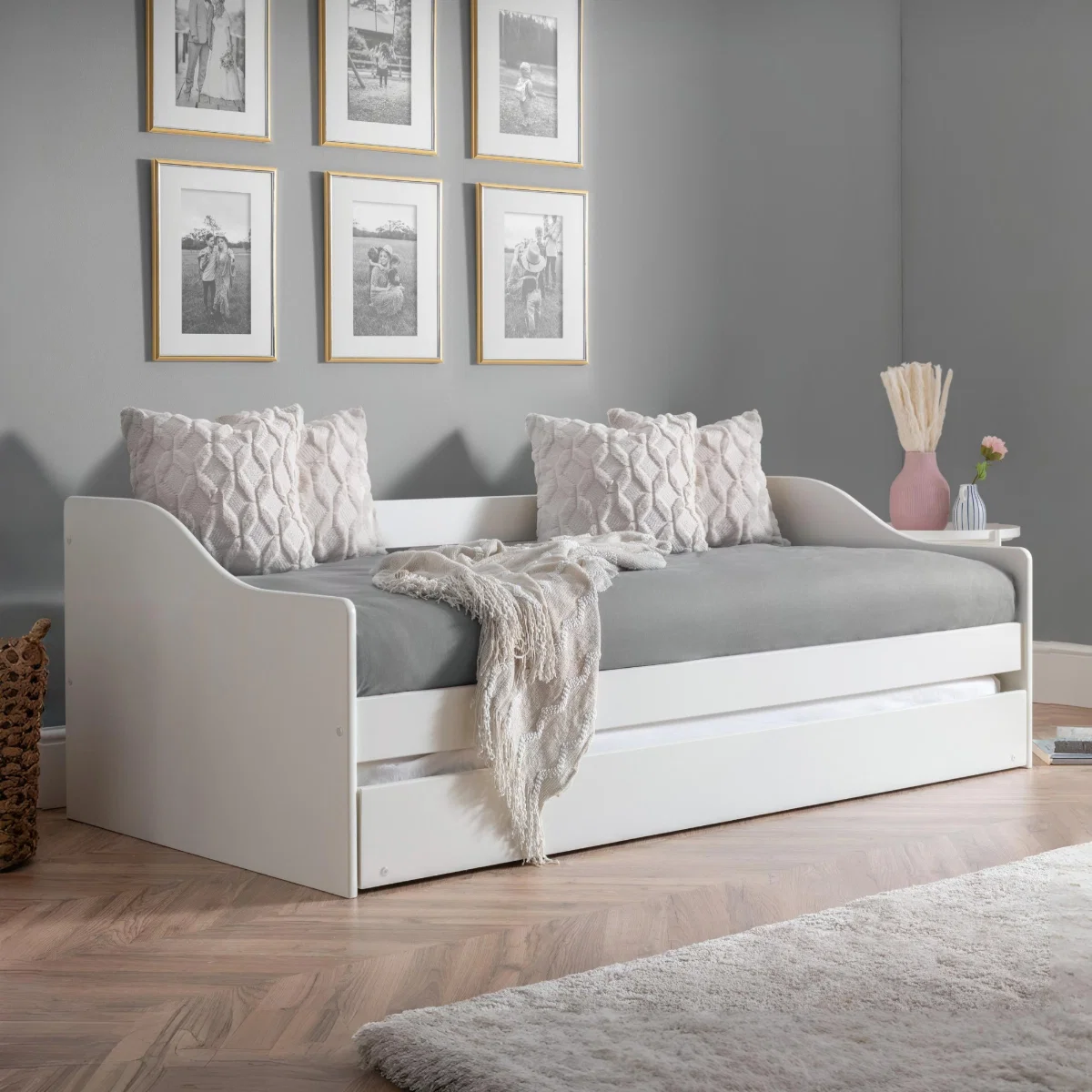 Elba Surf White Day Bed with Pull Out Trundle